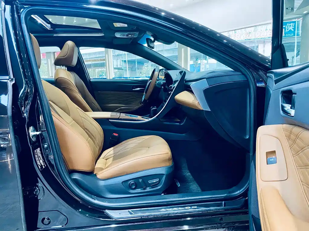 TOYOTA AVALON 2019