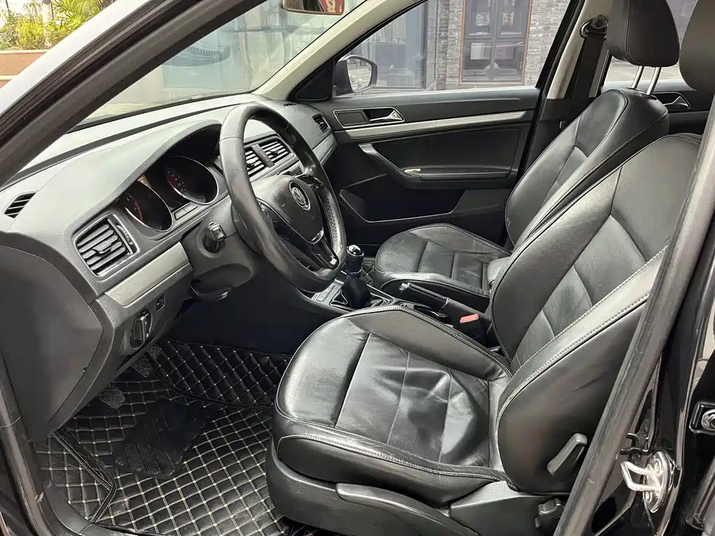 VOLKSWAGEN LAVIDA 2016