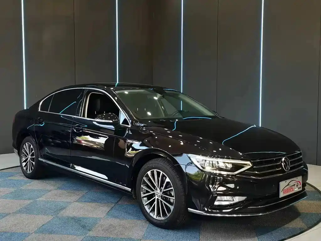 VOLKSWAGEN MAGOTAN 2020