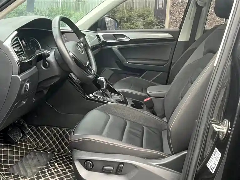 VOLKSWAGEN TAYRON 2021