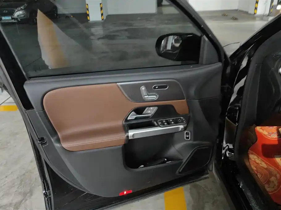 MERCEDES BENZ GLB 2021