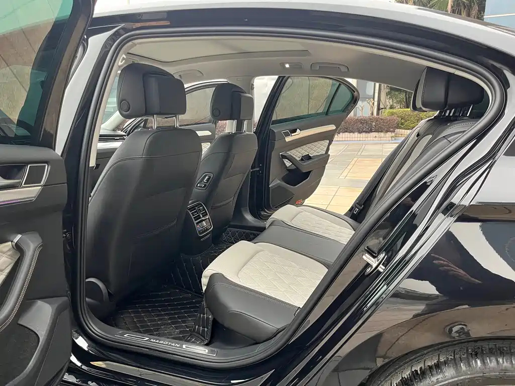 VOLKSWAGEN MAGOTAN 2024