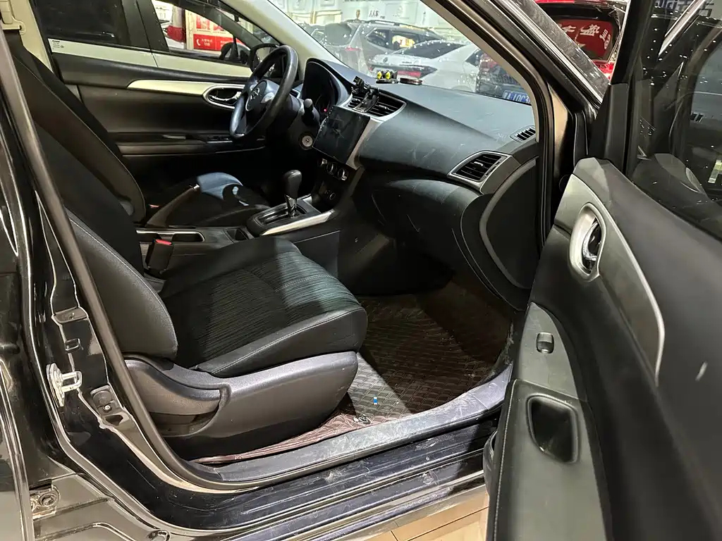NISSAN SYLPHY 2020