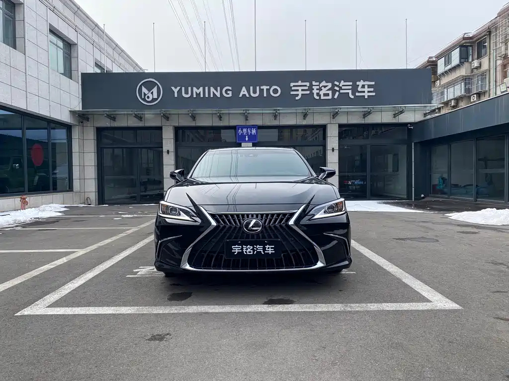 LEXUS ES 2023