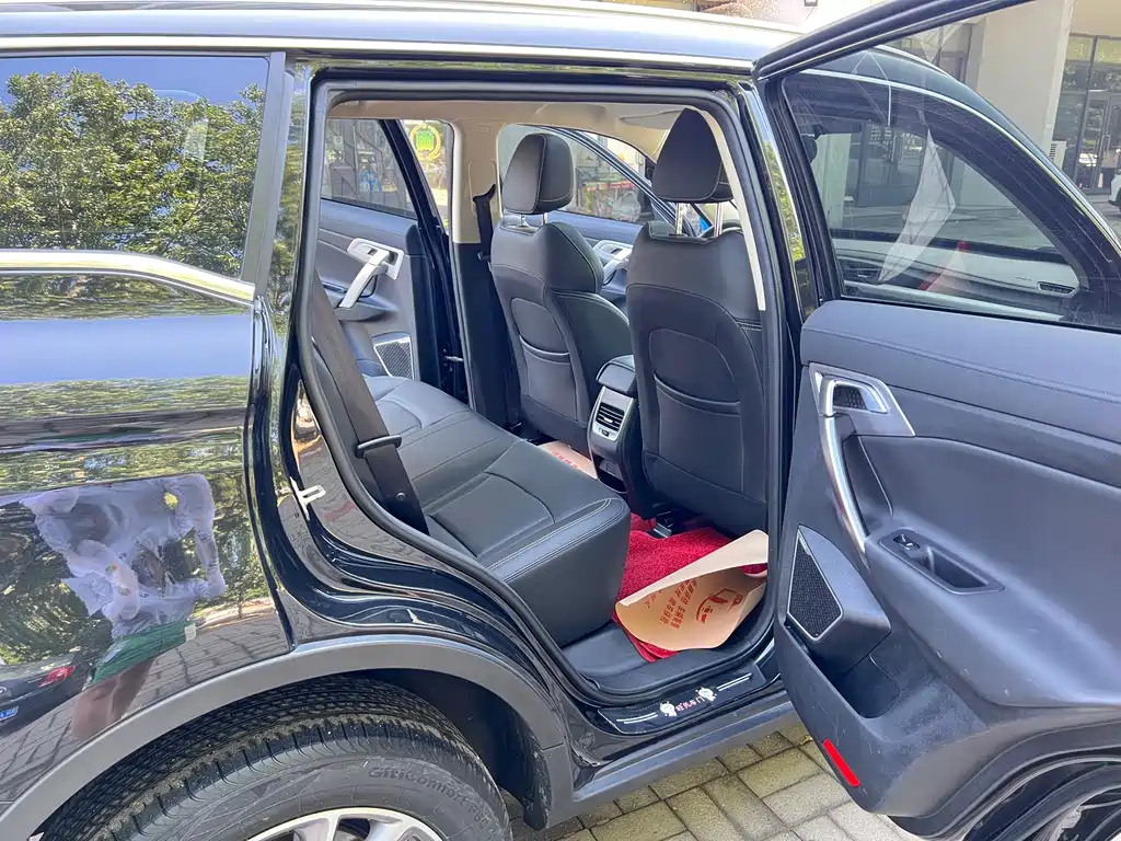 GEELY AUTO BOYUE 2021