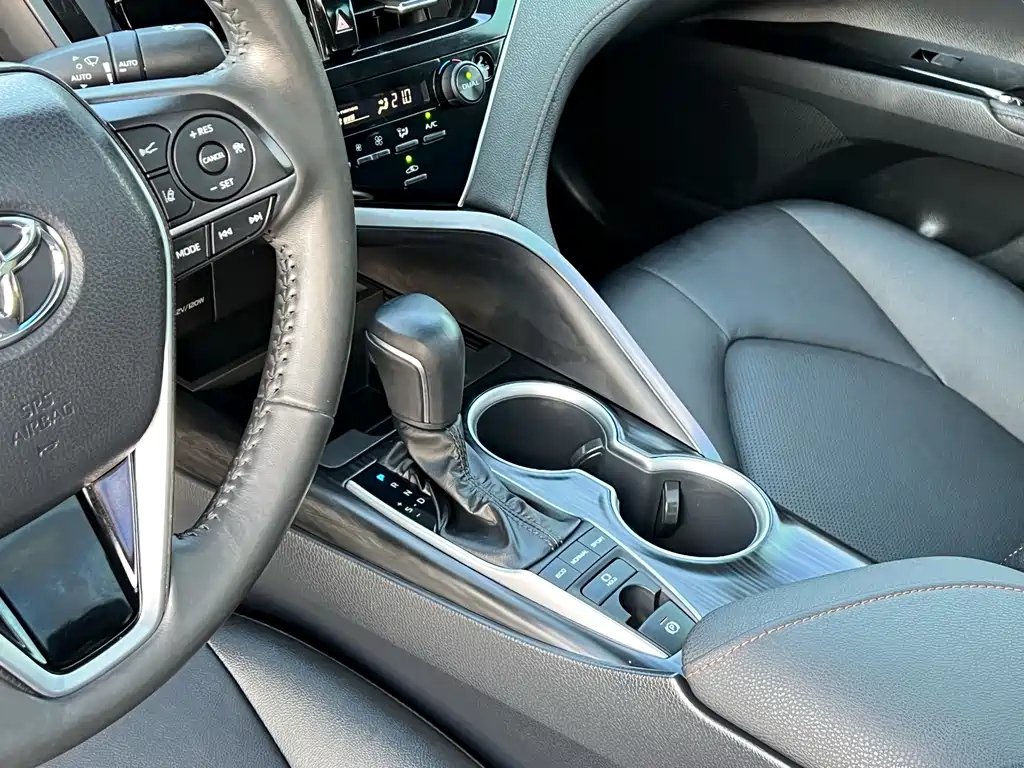TOYOTA CAMRY 2023