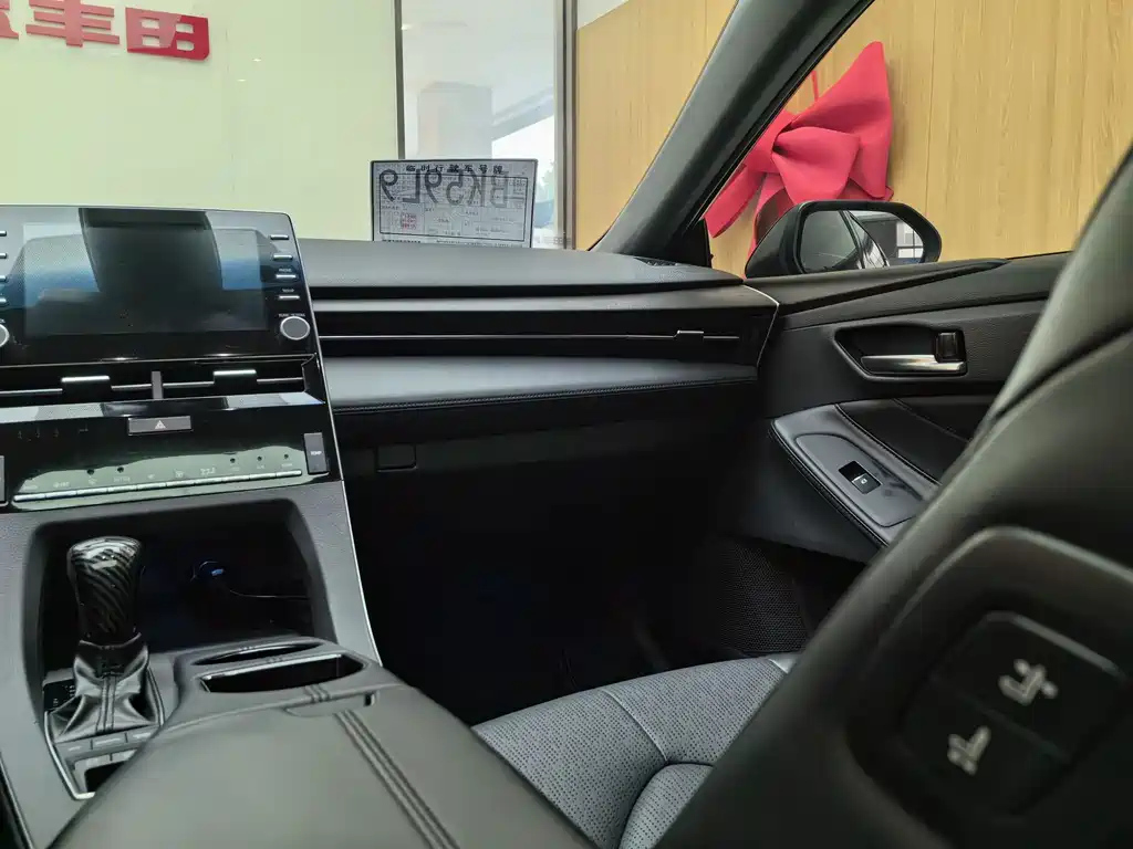 TOYOTA AVALON 2021