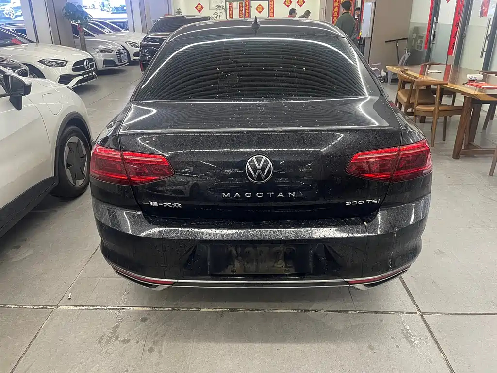 VOLKSWAGEN MAGOTAN 2021