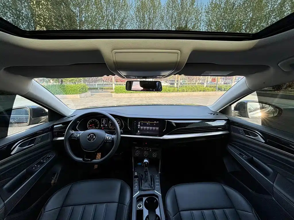 VOLKSWAGEN PASSAT 2022