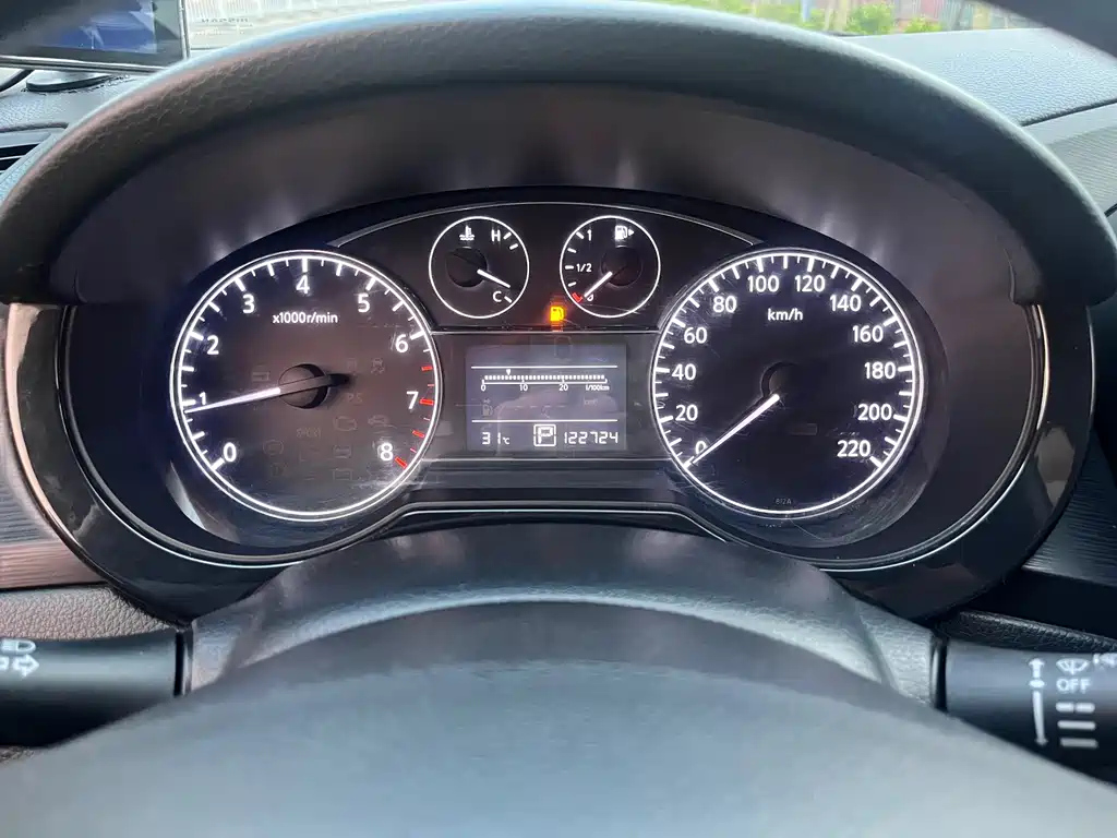 NISSAN TIIDA TIIDA 2013