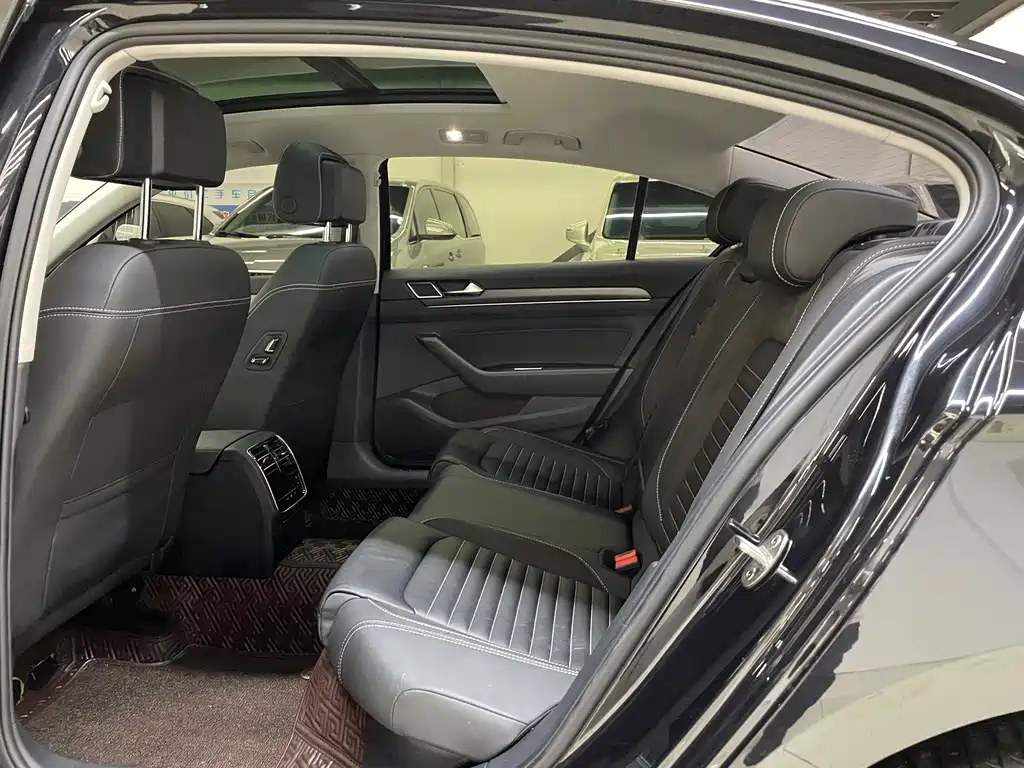 VOLKSWAGEN MAGOTAN 2021