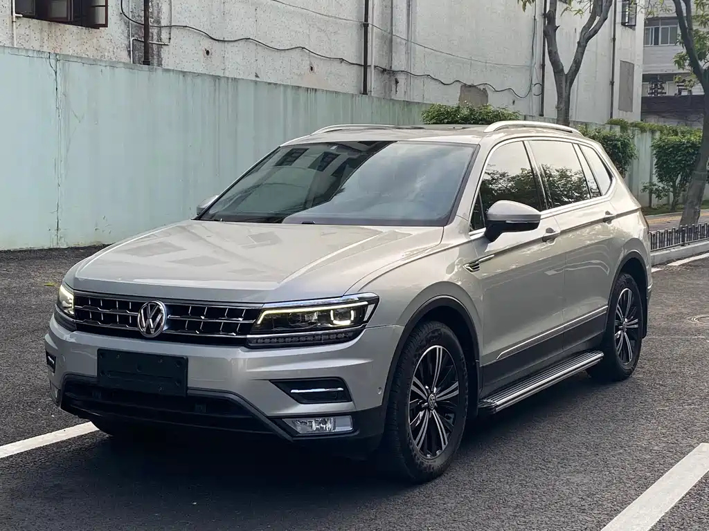 VOLKSWAGEN TIGUAN L 2017