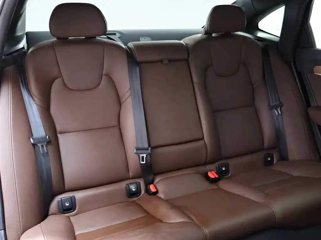 VOLVO S90 2022