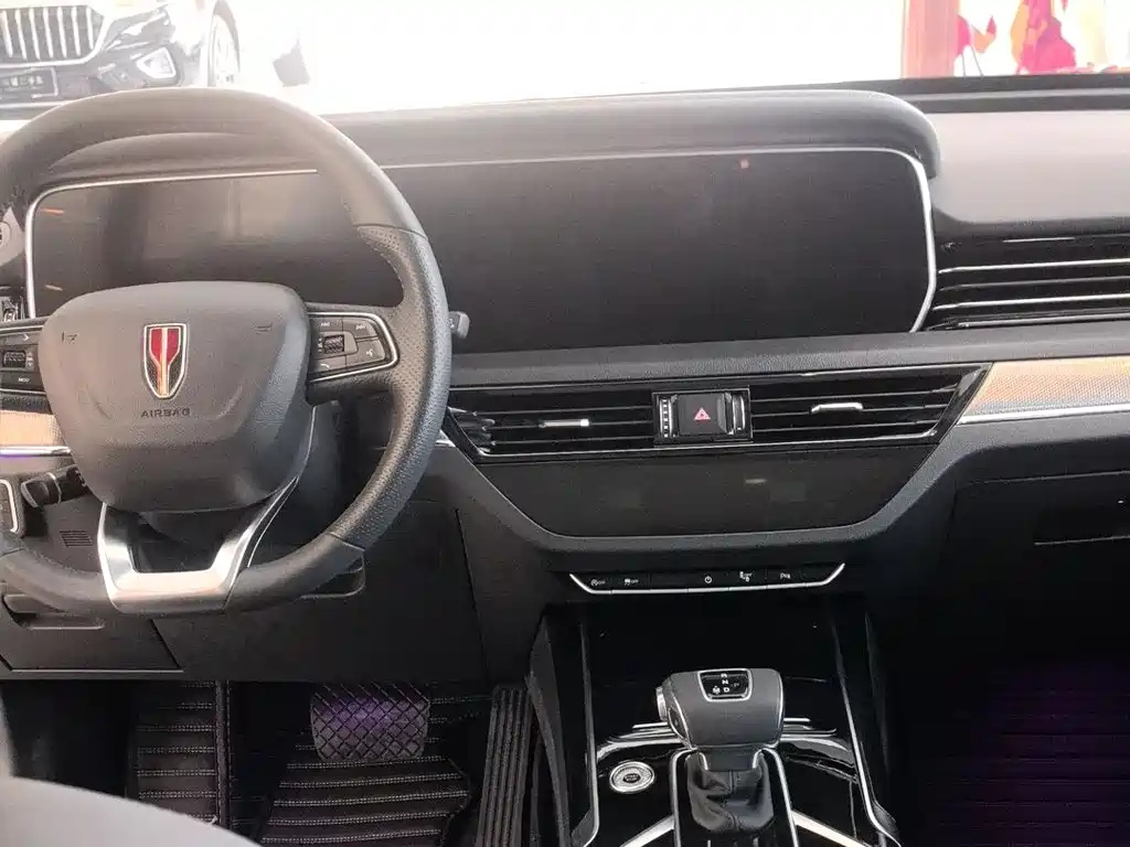 HONGQI HS5 2023