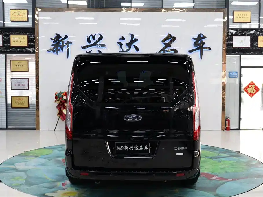 FORD TOUREO 2022