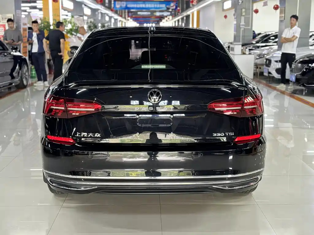 VOLKSWAGEN PASSAT 2021