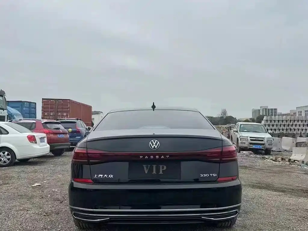 VOLKSWAGEN PASSAT 2022