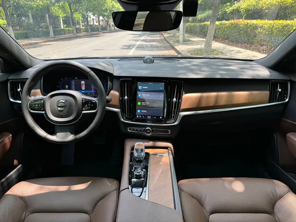 VOLVO S90 2022