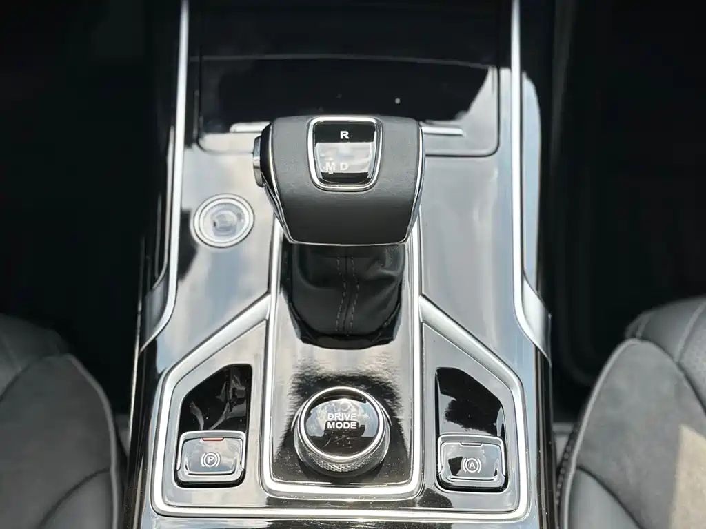 HONGQI HS5 2023