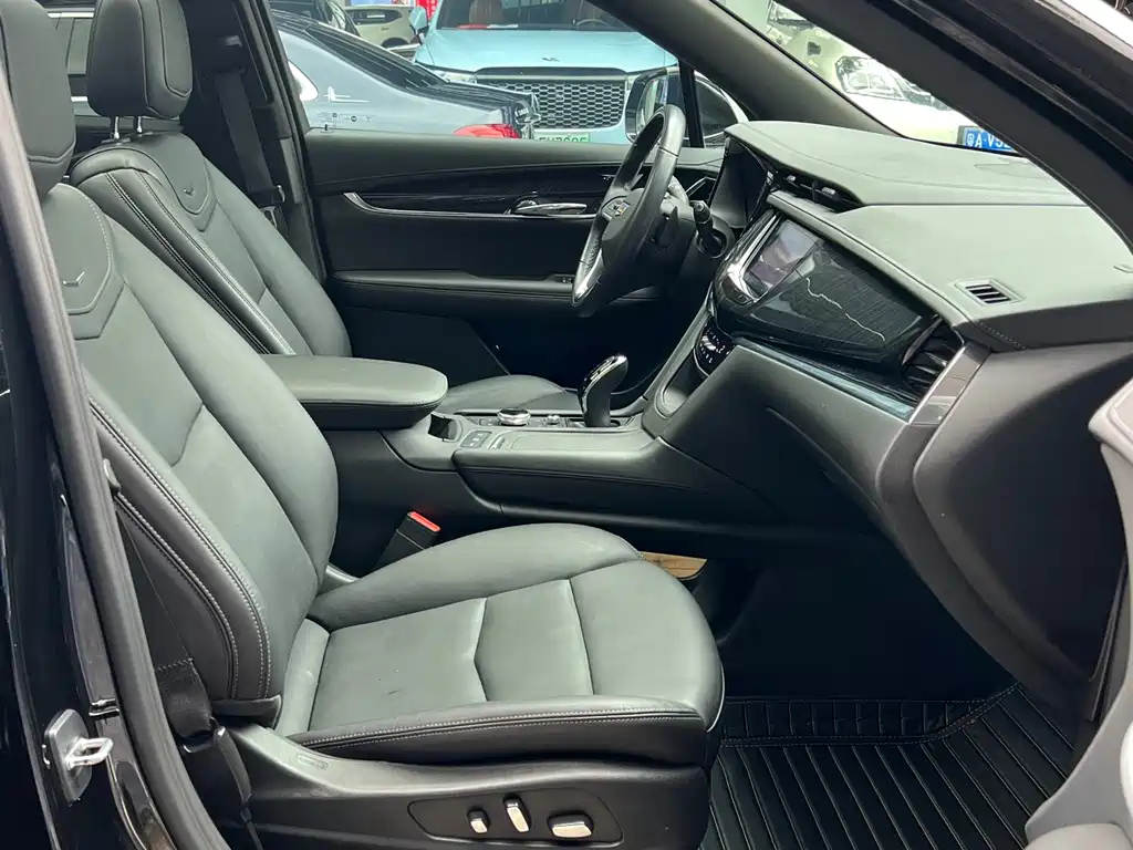 CADILLAC XT6 2021