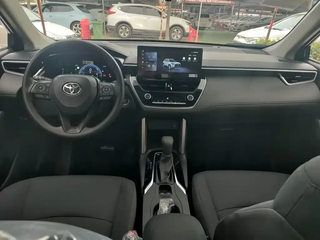 TOYOTA COROLLA CROSS 2024