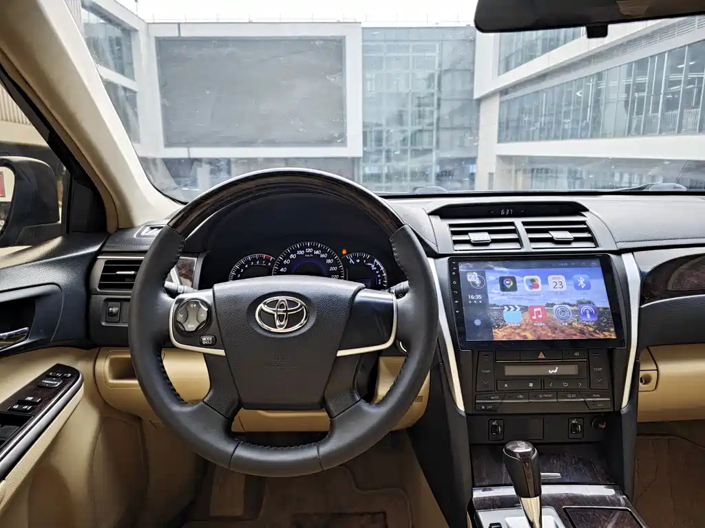 TOYOTA CAMRY 2016
