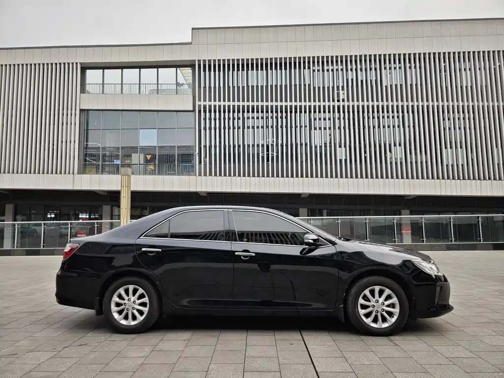 TOYOTA CAMRY 2016