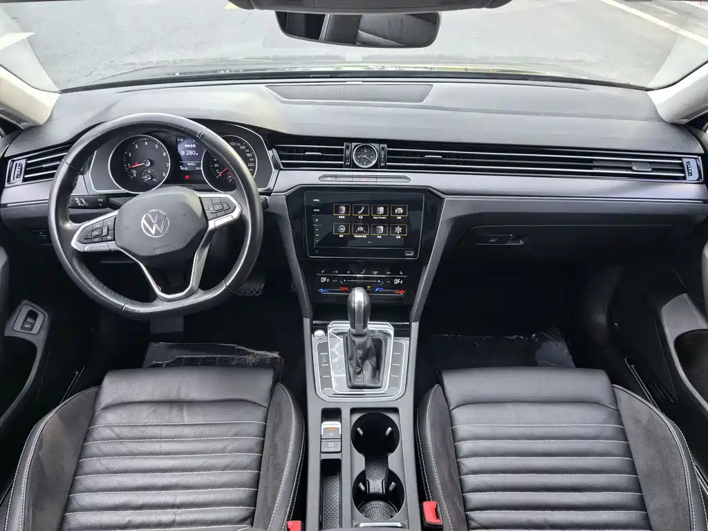 VOLKSWAGEN MAGOTAN 2021