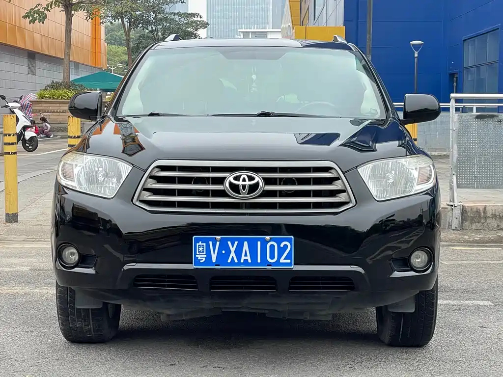 TOYOTA HIGHLANDER 2011