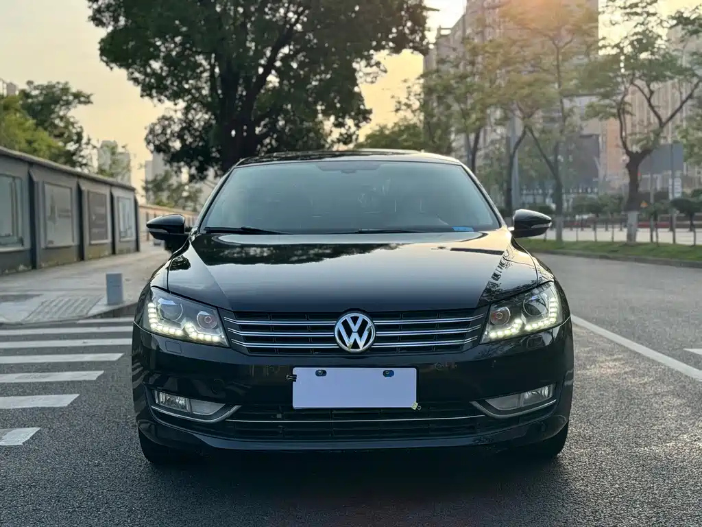VOLKSWAGEN PASSAT 2014