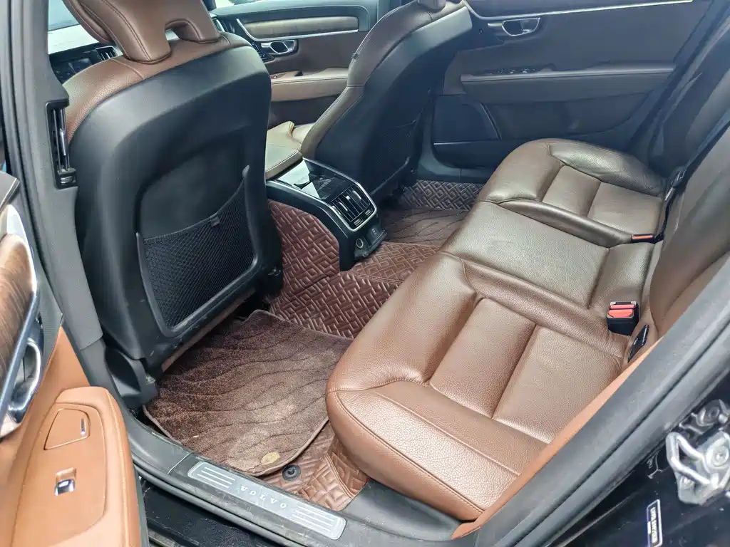 VOLVO S90 2021
