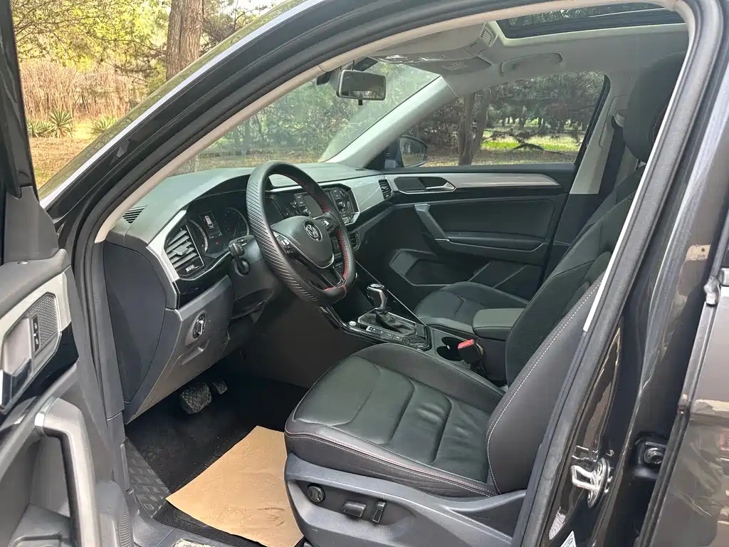 VOLKSWAGEN TAYRON 2019