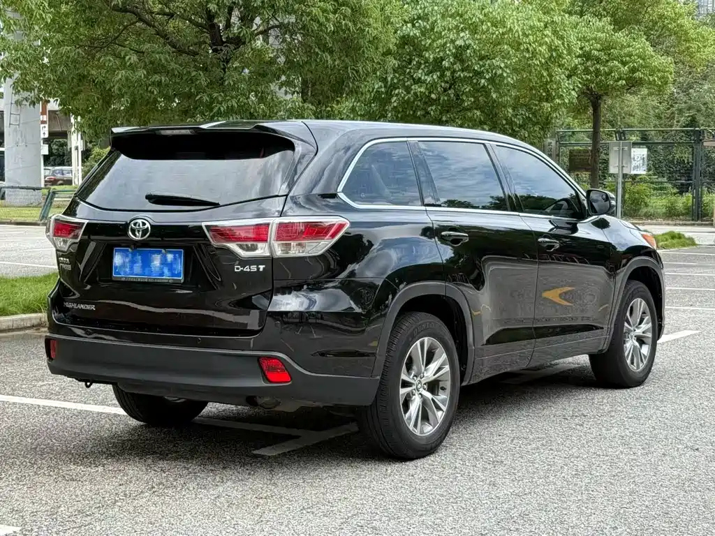 TOYOTA HIGHLANDER 2015