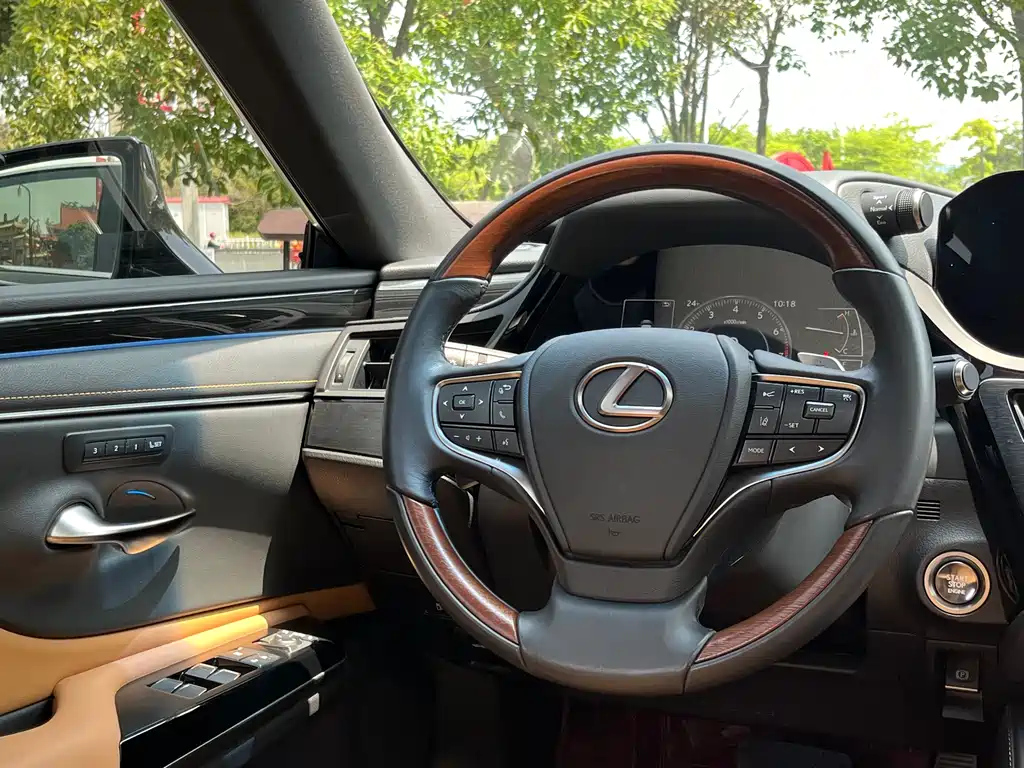 LEXUS ES 2021