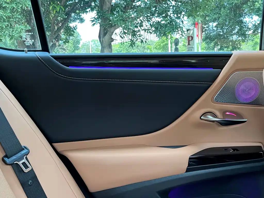 LEXUS ES 2021