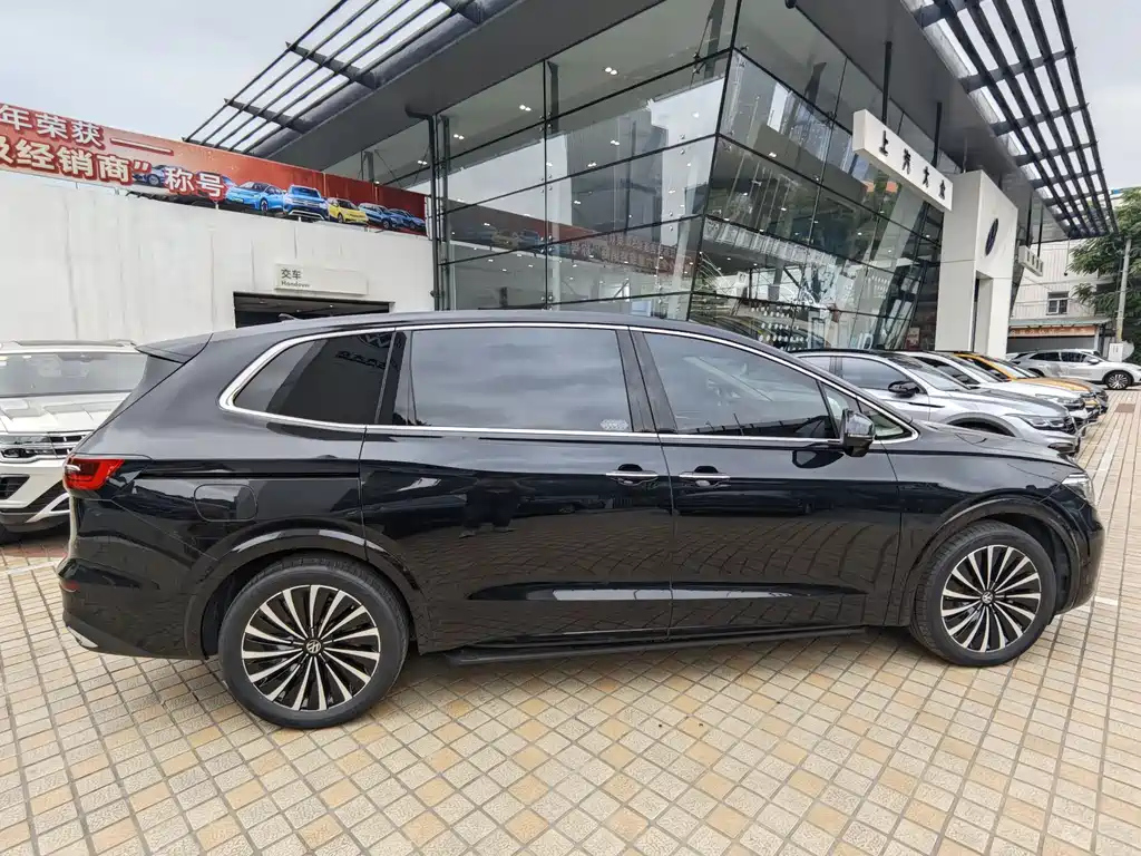 VOLKSWAGEN VILORAN 2024