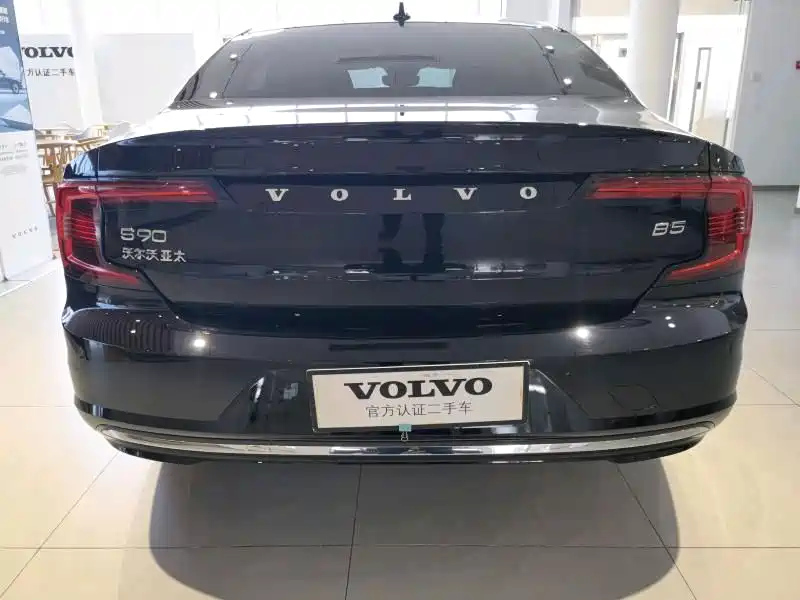 VOLVO S90 2021