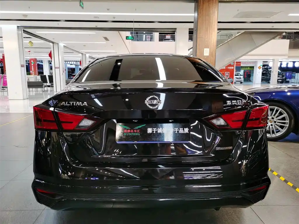 NISSAN TEANA 2020