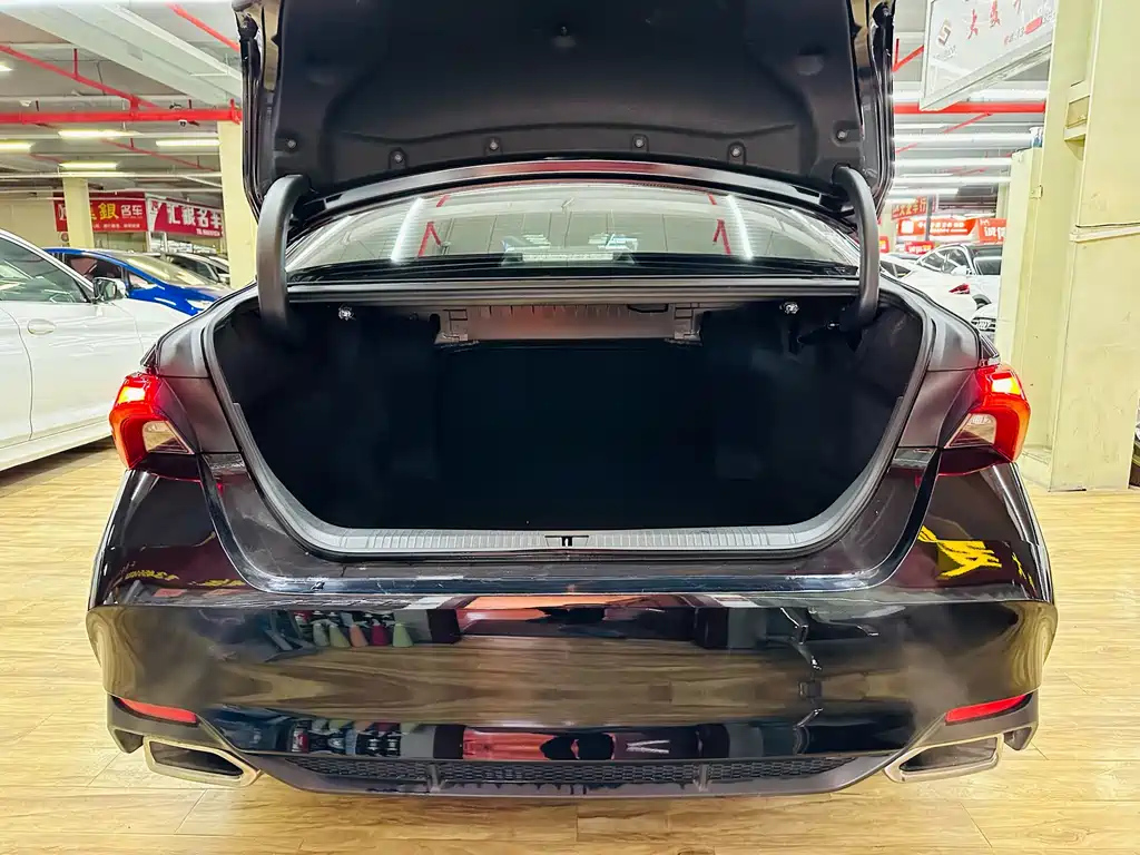 TOYOTA AVALON 2021