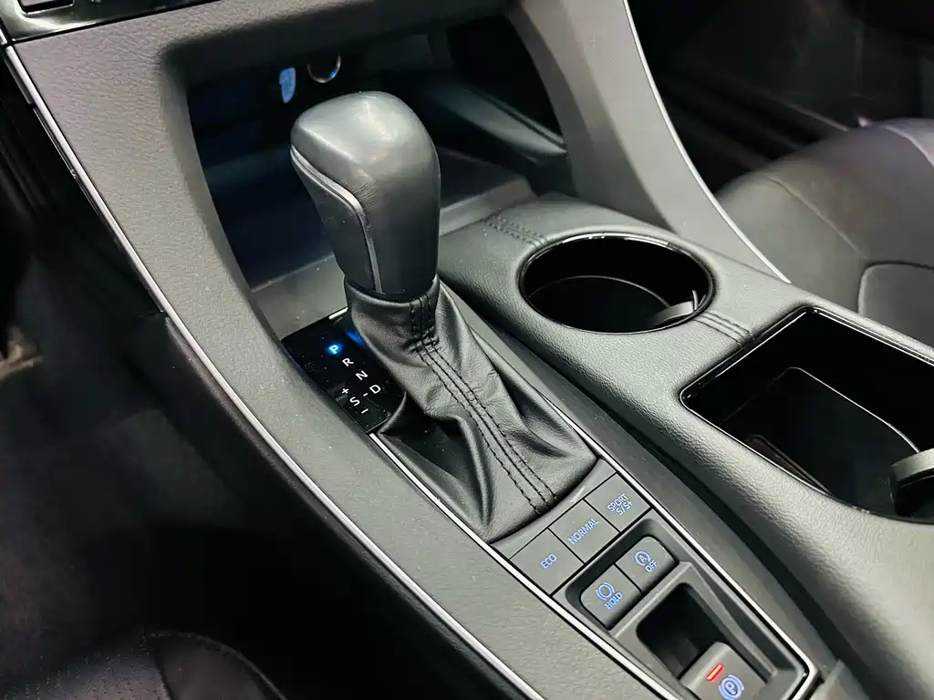 TOYOTA AVALON 2021