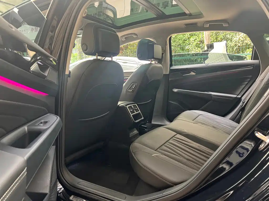 VOLKSWAGEN PASSAT 2022