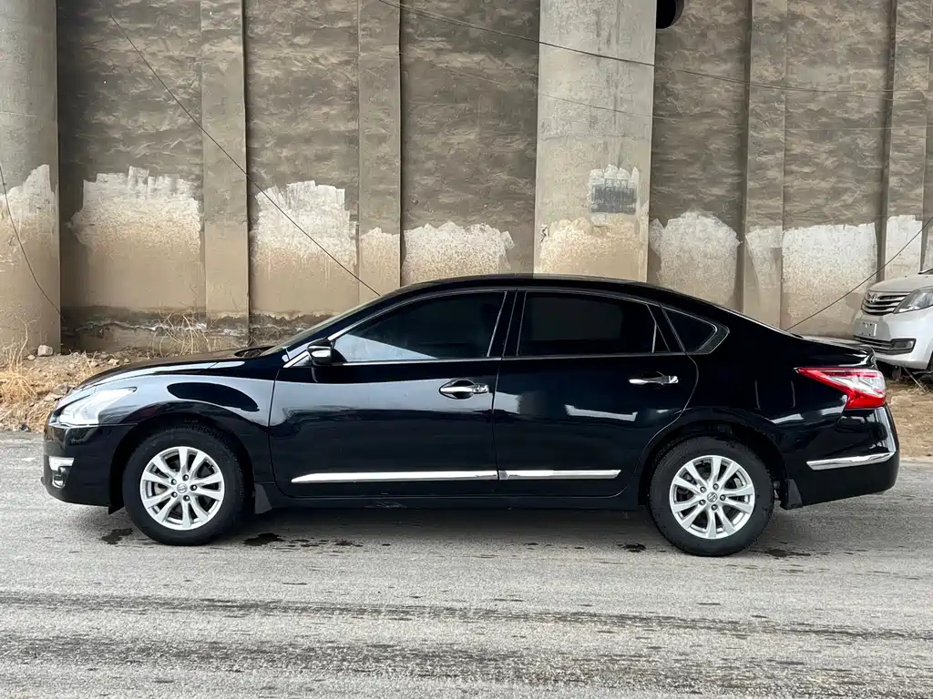 NISSAN TEANA 2016