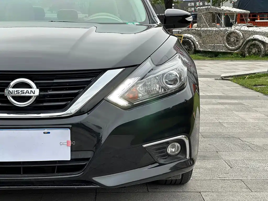 NISSAN TEANA 2017