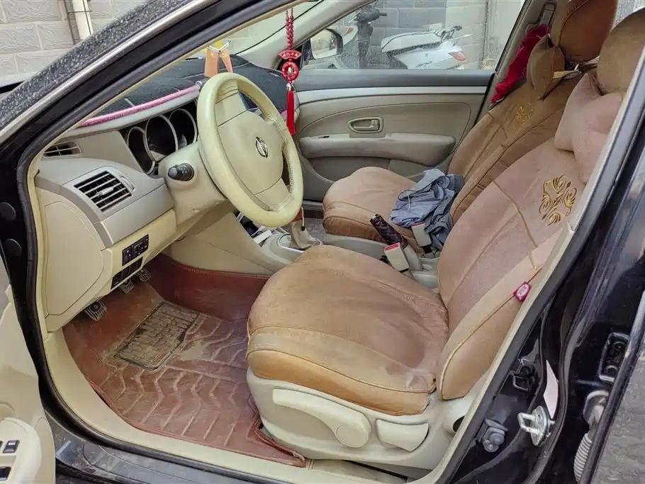 NISSAN SYLPHY 2014