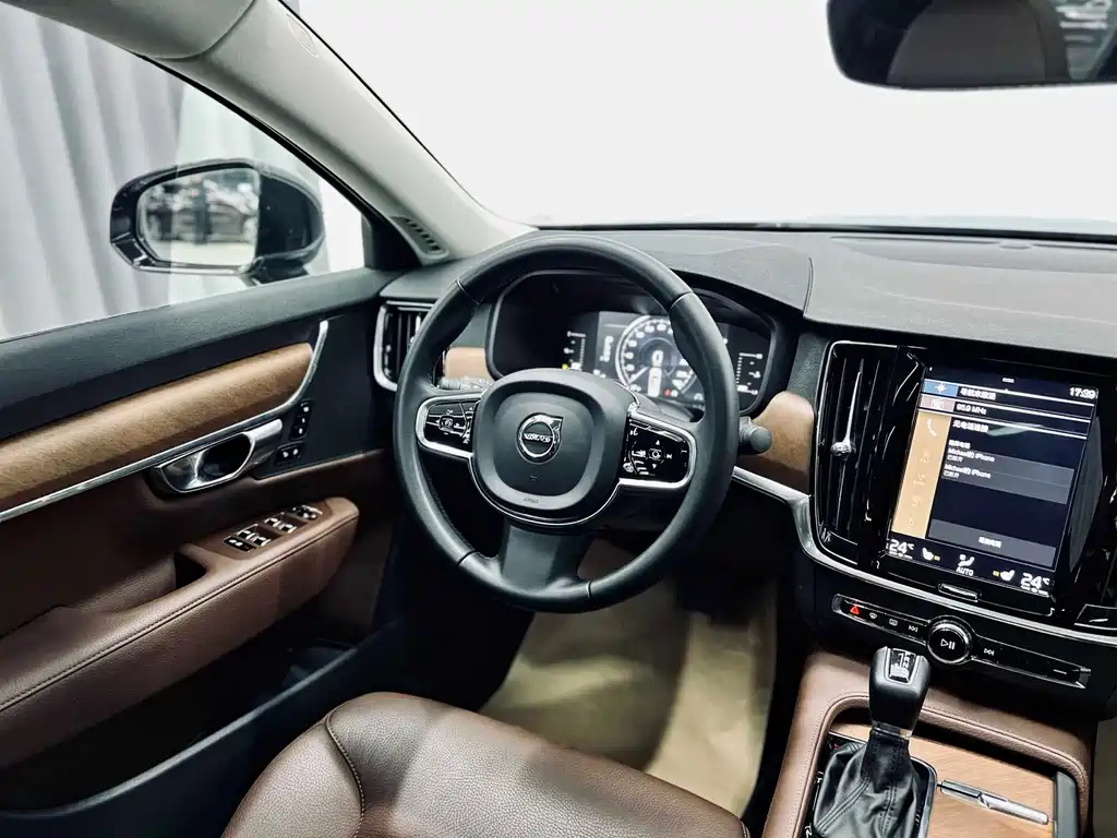 VOLVO S90 2020