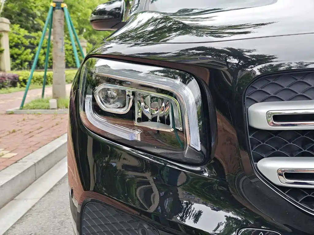 MERCEDES BENZ GLB 2021