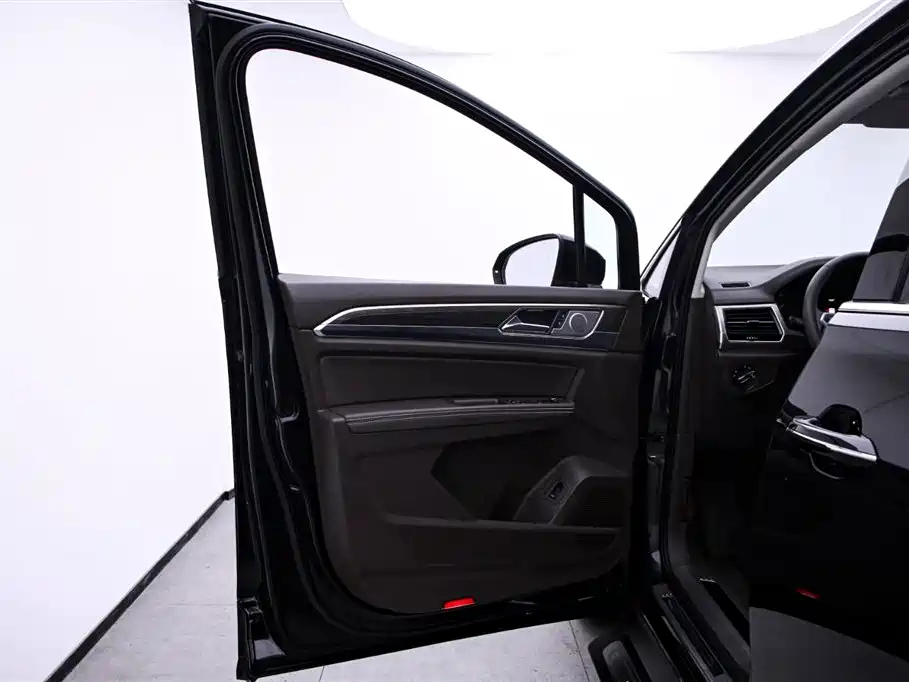 VOLKSWAGEN VILORAN 2022