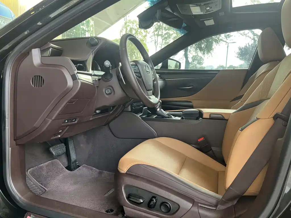 LEXUS ES 2021