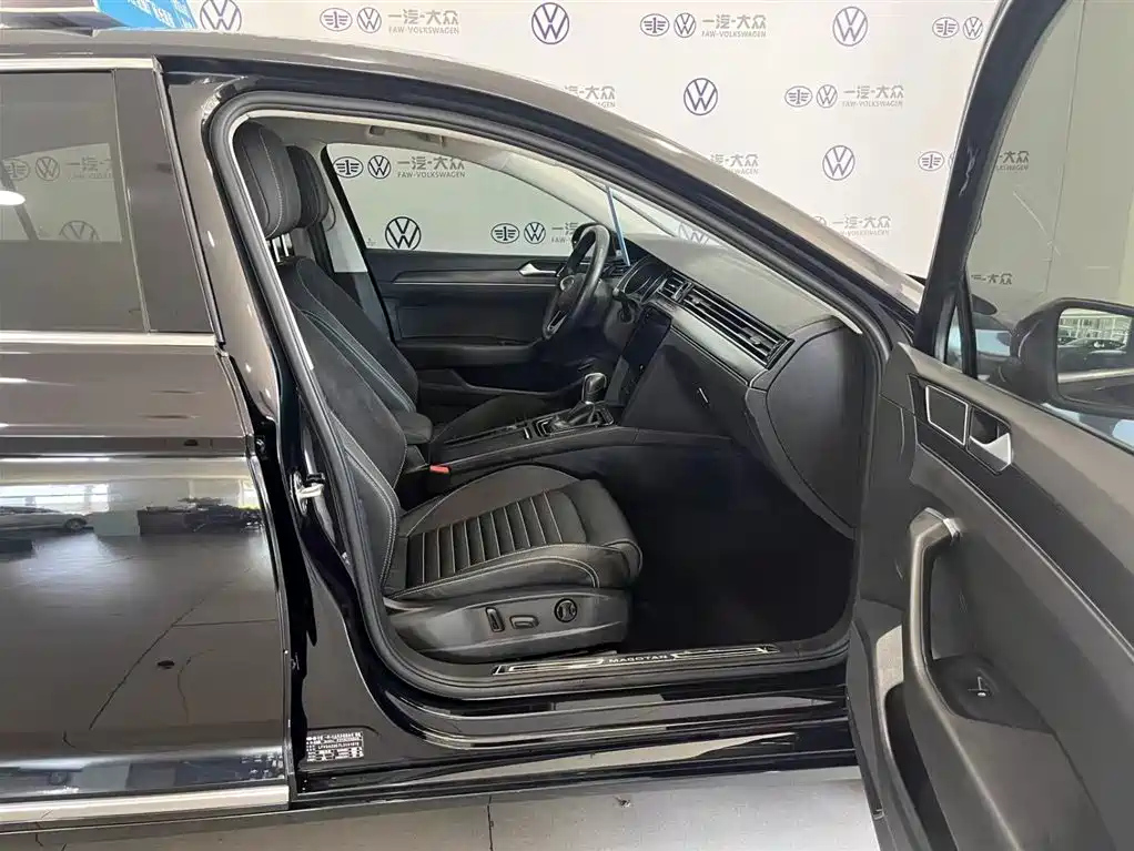 VOLKSWAGEN MAGOTAN 2021