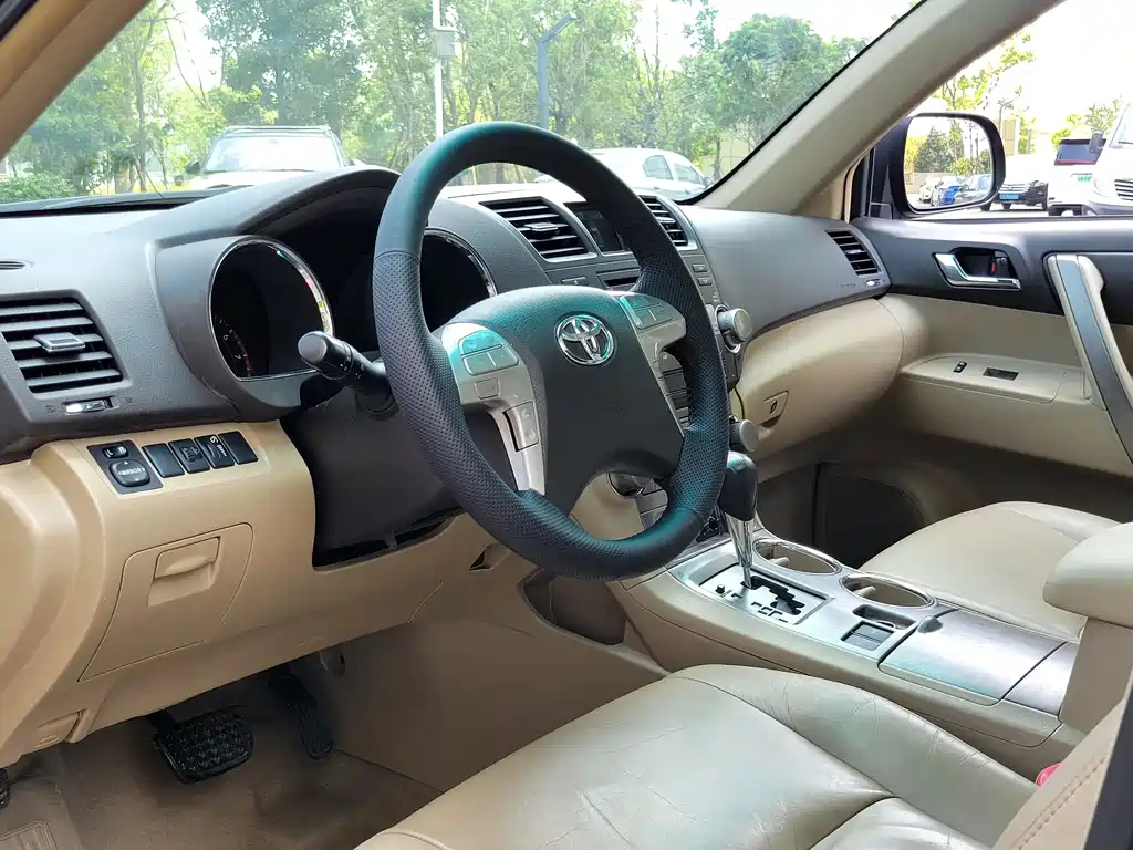 TOYOTA HIGHLANDER 2009